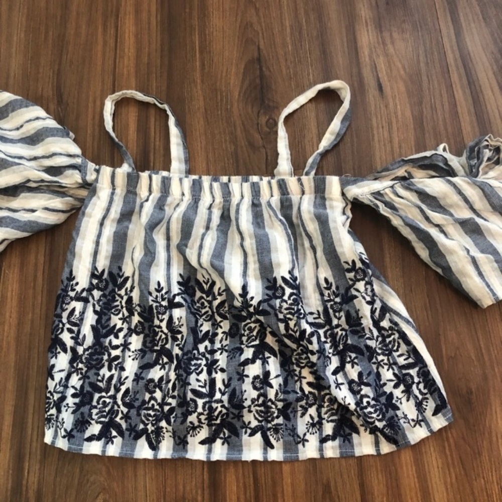 Off the shoulder top with bow ties